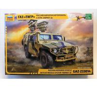 Maqueta Blindado Rusa Vehículo Gaz-233014 Con Sistema Misiles "Kornet De ZVEZDA