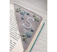 Marcador de esquina bordado a mano personalizado, 26 letras Marcador de esquina bordado con flores lindas Marcadores de libros lindos for leer mujeres for su placer de lectura(Winter,U)