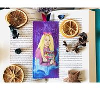 Marcapáginas artesanal de tela hecho a mano de Luna Lovegood. El fondo está inspirado tanto en elementos del libro original como en las películas