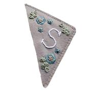 Marcapáginas de esquina bordado a mano con letras personalizadas, marcador página libro triangular cosido fieltro flores bonitas, color verde, 1 ud Para Amantes(Light purple-S)