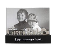 Marco de fotos de Malden International Designs ""Expresi n de escritorio para nietos"" con texto en plateado, 4 x 6, color negro