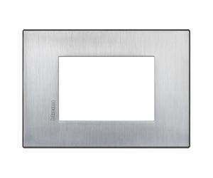 Marco embellecedorBticino HW4803CRS Axolute Air3 modulos Cromo