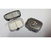 Máscara teatral PP-G07 hecha de peltre inglés fino en una pastilla de metal rectangular de plata de viaje