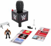 Mattel WWE Knuckle Crunchers Conjunto juego y micrófono 2 en 1 con una figura de acción y dos accesorios, conjunto de jefe final con figura de The Rock de 8,3cm, JFX07