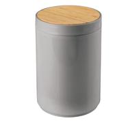 mDesign Cubo de basura con tapa oscilante de bambú y plástico para baño o dormitorio, pequeño cubo de basura con tapa oscilante para un fácil acceso, color gris/natural