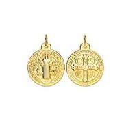 Medalla San Benito en Plata de Ley Cubierta de Oro de 18kt. Medida: 12mm. Es una de Las medallas más Antiguas de la cristiandad, y quienes la portan creen Que Tiene Poder contra el Mal.