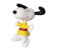 Figura de colección Medicom Peanuts, Snoopy con su suéter amarillo (8cm)