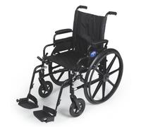 Medline K4 ligero silla de ruedas con flip-back armas y swing-away reposapiés para fácil de transferencias