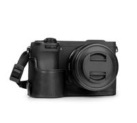 MegaGear Funda de cámara de Cuero Genuino para Sony Alpha a6700 - Elegante y Protectora (Negro)