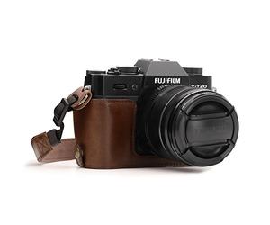MegaGear MG958 Estuche Ever Ready, Media funda, estuche de base, funda de cuero, de pronto uso, con correa compatible con Fujifilm X-T30, X-T20, X-T10 - Marron Oscuro