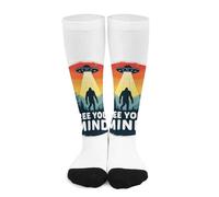 Melbrakin Libera tu mente OVNI Bosque Sasquatch Calcetines de compresión para mujer y hombre, calcetines altos hasta la rodilla para correr y viajar.