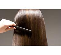 Melena corta (encima de los hombros): Alisado de keratina brasileño u orgánico con corte de puntas