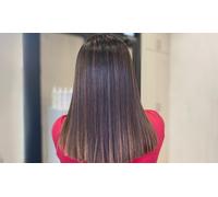 Melena hasta el pecho: alisado de aminoacidos de Omega 3 y 6