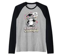 Meme de graduación de gato divertido con desafíos académicos Camiseta Manga Raglan