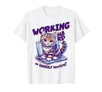Mensaje en alemán Working Hard or Hardly Working Working Funny Cat Camiseta