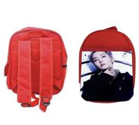 MERCHANDMANIA MOCHILA ROJA BTS personaje kpop cantante 2025 J Hope colegio picnic excursión deporte niños