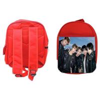 MERCHANDMANIA Pack Mochila Roja y Estuche chicos cantantes famosos mention me deja vu school material