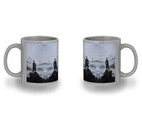 MERCHANDMANIA Taza completamente Gris recuadro Caspar David Friedrich, El caminante sobre el mar de nubes black mug jarra cerveza te infusión