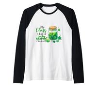 Mi Clase está Llena de amuletos de la Suerte. Profesor: Día de San Patricio Camiseta Manga Raglan