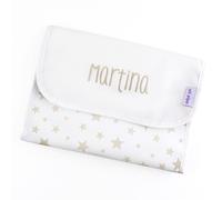 Mi Pipo - Portadocumentos Bebe Personalizado con Nombre y Estrellas - Beige | Funda Porta Documentos de Bebé | Polipiel con Cierre Velcro y Compartimentos | Ideal para Guarderia, Excursiones y Viajes
