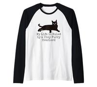 Mi Vida está gobernada por un pequeño señor Supremo Peludo, Amantes de los Gatos Divertidos Camiseta Manga Raglan