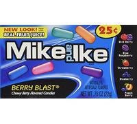 Mike and Ike Berry Blast (1 Box of 24 - .78oz Individual Packs) | Disfruta de una mezcla de bayas silvestres, frambuesa azul, fresa. Deléitate con la masticación satisfactoria de estos dulces