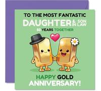 Milestone - Tarjeta de 50 aniversario para nuera y yerno, risas doradas para los grandes 5-0, bonitos personajes de barra dorada que celebran el amor, cuadrada de 145 mm, sobre incluido