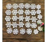 MINDPLUS Juego de 30 Tapetes de Ganchillo a Mano Pequeños Tapetes de Encaje de Ganchillo de Algodón Tapetes de Adornos Navideños de Copos de Nieve de Ganchillo 6 a 7cm Blanco