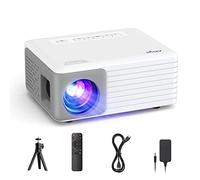 Mini Proyector Portátil con Tripode, AKIYO O1 Proyector 2025 Upgraded 15000 Lumens 1080P Soporte, 50% Zoom, ±50° Keystone, Projector Portable Compatible con Movil/Teléfono/PC/PS5/TV Stick/HDMI