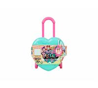 Trotties - Trolley Mini Sophie, pequeño maletín con 1 muñeca, ropita y Accesorios, 2 escenarios de Fondo y Pegatinas, Guarda y Llevar a Todas Partes, 4 Modelos, +3 años, Famosa (TFT05100)