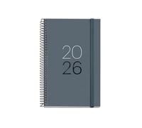 Miquelrius - Agenda día por página 2026, Similar A6+ (117 x 182 mm), Tapa cartón plastificado, Espiral y cierre goma elástica, Planificación diaria, Papel 80 g/m², ES-EN-PT, Arena
