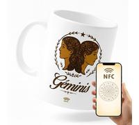 Miss Chapas | Taza GÉMINIS Interactiva con Chip NFC - Acceso Diario al Horóscopo del Día | Regalo Original Astrología | Cerámica 300 ml | Compatible con iPhone y Android | Signos del Zodiaco