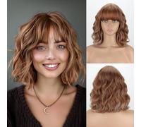 MISSQUEEN Peluca ondulada de color marrón claro con flequillo, pelucas cortas sintéticas rizadas rubias con reflejos marrones, pelucas resistentes al calor, pelucas de fibra sintética para mujeres y