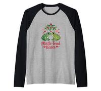 Mistle-Toad Kisses - Lindas Ranas navideñas Debajo del muérdago Camiseta Manga Raglan