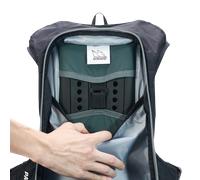 Mochila USWE Patriot 15 Litros Gris-Negro con Protector de Espalda para MTB Uswe