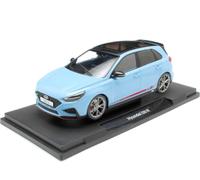 Modelo escala compatible con Hyundai i30 N Light Blue 1:18 MODELCARGROUP MCG18503