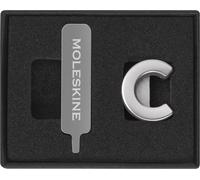 Moleskine Pin Para Cuaderno o Agenda, Letra C, Broche de Letras, Personaliza el Cierre con Elástico, Ideas de Regalo Personalizado, Color Plata