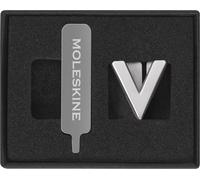 Moleskine Pin Para Cuaderno o Agenda, Letra V, Broche de Letras, Personaliza el Cierre con Elástico, Ideas de Regalo Personalizado, Color Plata