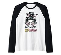 Mom of 67 Moods Funny Cartoon Expression Mom 67 Meme Camiseta Manga Raglan