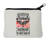 Monedero de neopreno con texto en inglés "I Am A Proud American I Am Not Afraid to Be Patriotic (10 x 11 cm), color blanco, White, Talla única