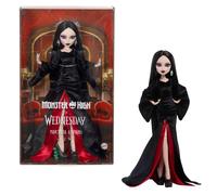 Monster High x Miércoles Muñeca Coleccionable de Morticia Addams con Vestido de Terciopelo Negro y carmesí con Joyas, Tacones inspirados en la Serie y Soporte para la muñeca, JLK99