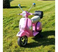 Moto eléctrica para niños Vespa Clásica 12V- Licencia Oficial Piaggio - Batería Recargable, ruedines, Luces y Sonidos - Scooter Infantil para 3 a 6 años (Rose)