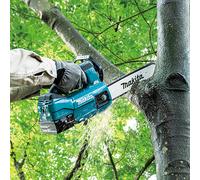 Motosierra a batería makita duc254cz 18v ah 25 cm longitud espada