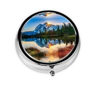 Mountain Sunrise. Este pequeño pastillero redondo es un organizador portátil de medicamentos de viaje con tres compartimentos para almacenar medicamentos diarios.