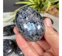 MQXFCZUX 1pc 20-50g Palm Stone Flashy Polished Oval Black Labradorite or Worry Flash Gift