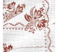 MT Musselin Okinawa Marfil se vende por metros, 100 % algodón, ancho 125 cm, peso 120 g/m², color crema con estampado floral, ideal para ropa de dormir y accesorios.