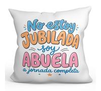 MUGFFINS Cojín con Relleno Abuela Divertido | Regalo con Frase No Estoy jubilada Soy Abuela a jornada Completa en Español | cumpleaños, Navidad, Original | Abuelitos-3 v1