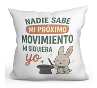 MUGFFINS Cojín con Relleno Original para Regalar | Cojines Divertidos para Regalar | Nadie Sabe mi próximo Movimiento, ni Siquiera yo en Español | 40x40cm poliéster | graciosas Ego v2