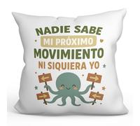 MUGFFINS Cojín con Relleno Original para Regalar | Cojines Divertidos para Regalar | Nadie Sabe mi próximo Movimiento, ni Siquiera yo en Español | 40x40cm poliéster | graciosas Ego v1