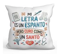 MUGFFINS cojín Gracioso médico con Relleno | Mi Letra es un espanto Pero curo como un Santo en Español | Regalo Divertido Doctor, Hospital, cumpleaños, Navidad, Amigo Invisible | Medicina v6